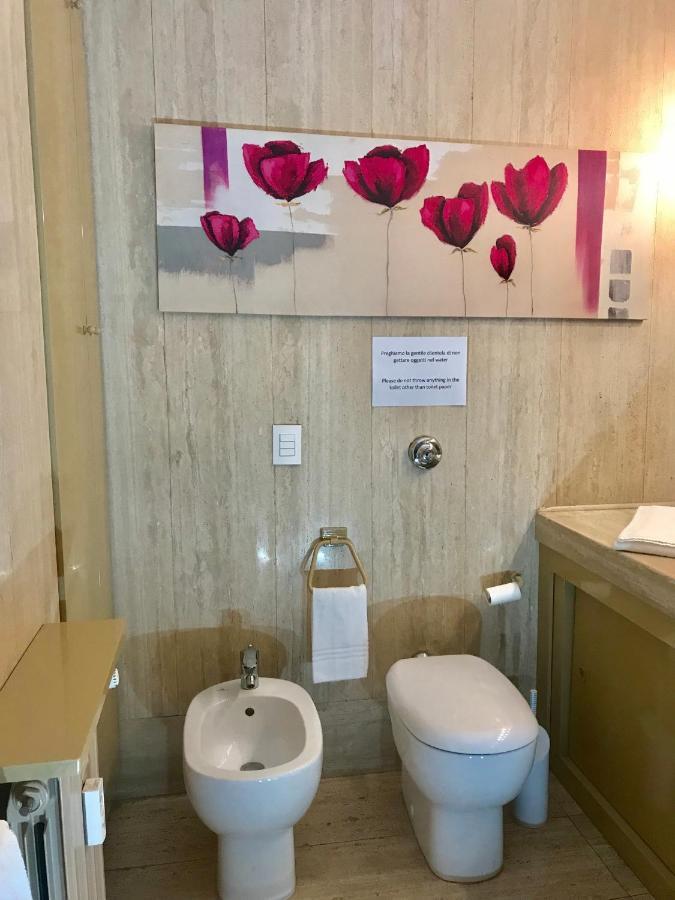 A Casa Di Sandro. Spazioso Appartamento Citycenter Padova Bagian luar foto